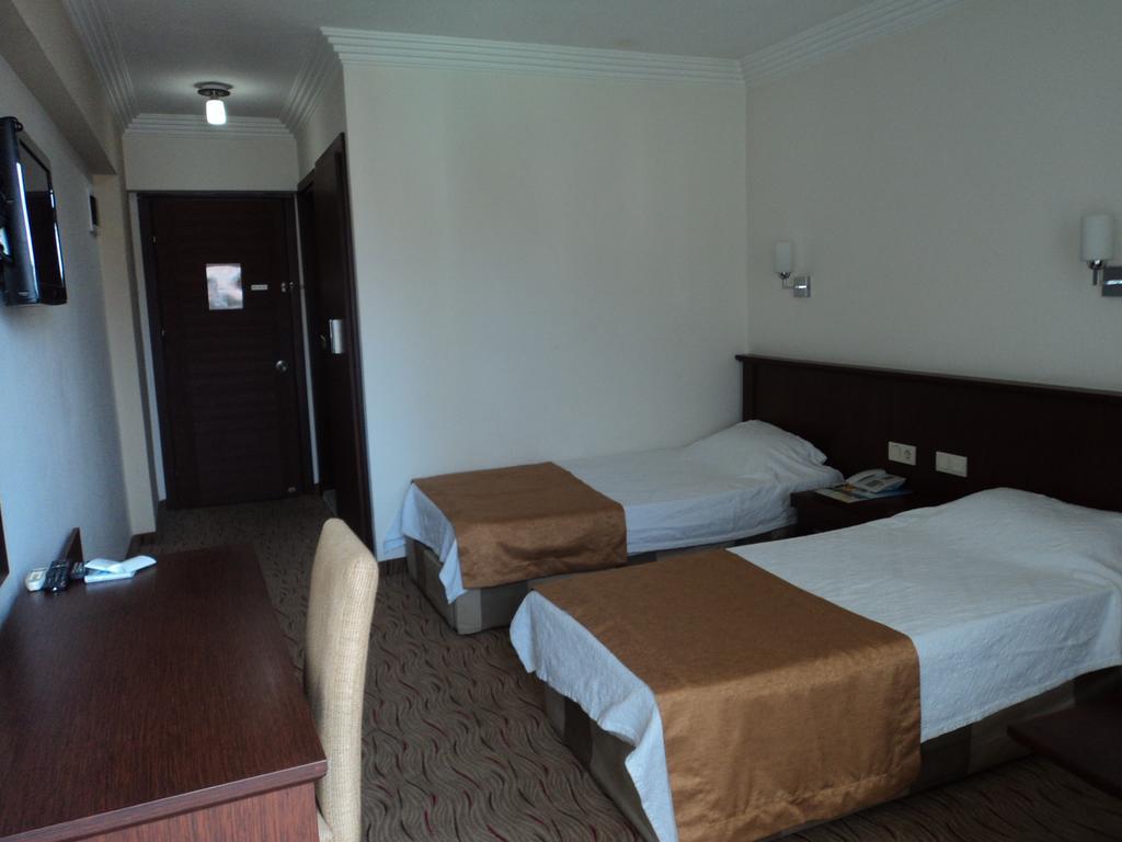 موجلا Izethan Hotel الغرفة الصورة