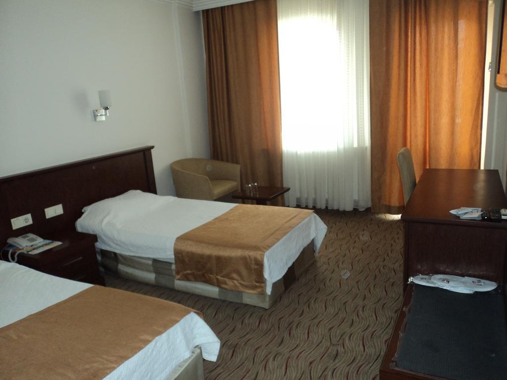موجلا Izethan Hotel الغرفة الصورة